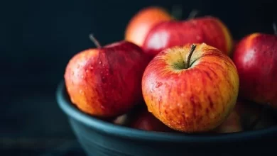 Diyabet hastalarının çoğu meyve yemekten kaçınır. Bu Sebeple pek çok kişi diyabet hastalarının elma tüketip tüketemeyeceğini merak ediyor.